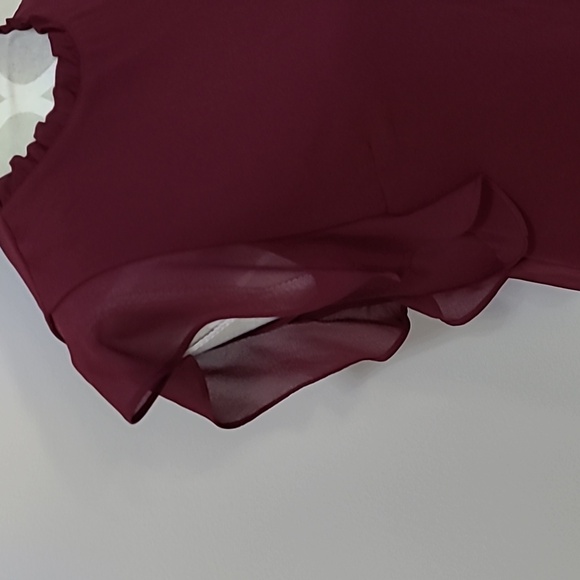 NWT Dynamite Maroon Ruffle Top - Picture 4 of 6